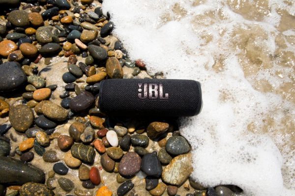 JBL Flip 6 - Portable Bluetooth Speaker, Powerful Sound and deep bass, IPX7 Waterproof, 12 Hours of Playtime- Black (Refurbished) For Discount